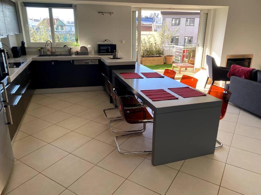 Spacious And Sunkissed 3Br & 2 Bathrooms Apartment Athen Exterior foto