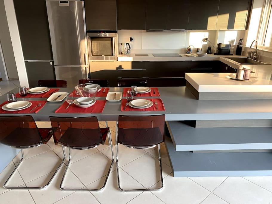 Spacious And Sunkissed 3Br & 2 Bathrooms Apartment Athen Exterior foto