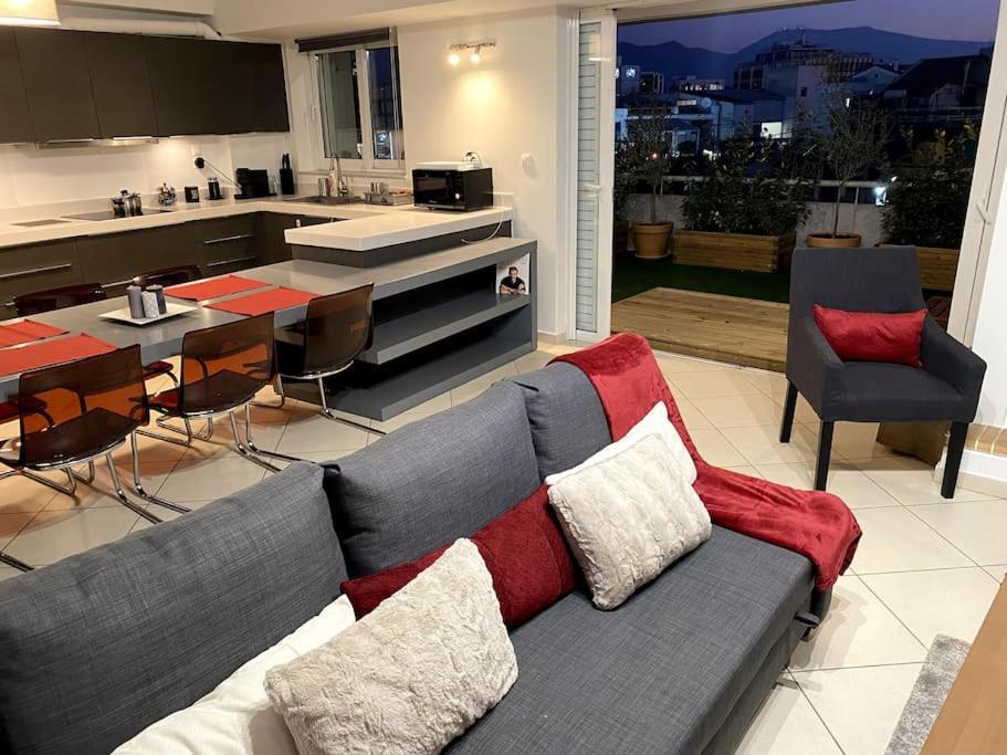 Spacious And Sunkissed 3Br & 2 Bathrooms Apartment Athen Exterior foto