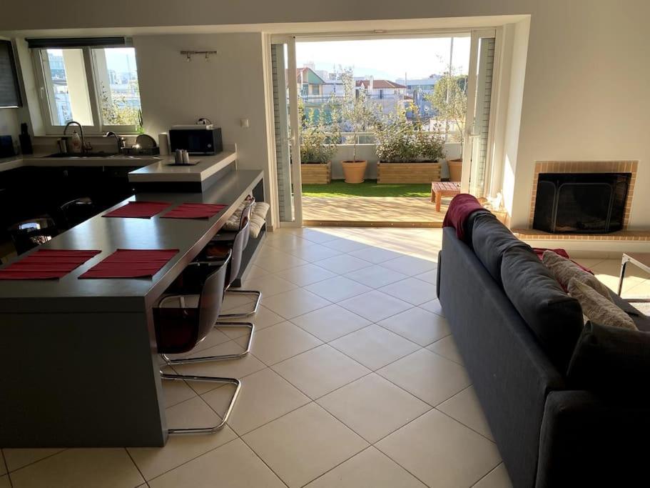 Spacious And Sunkissed 3Br & 2 Bathrooms Apartment Athen Exterior foto