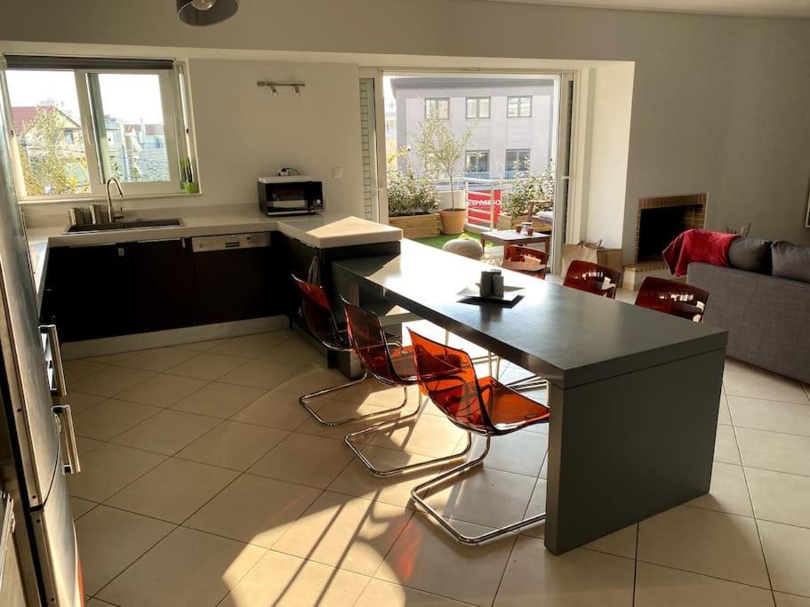 Spacious And Sunkissed 3Br & 2 Bathrooms Apartment Athen Exterior foto