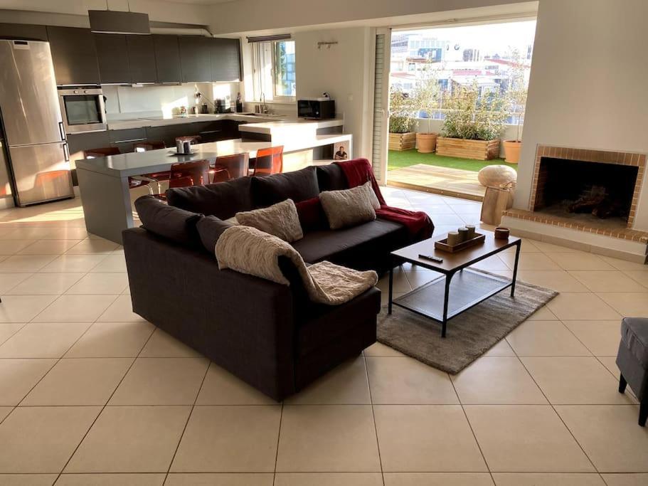 Spacious And Sunkissed 3Br & 2 Bathrooms Apartment Athen Exterior foto
